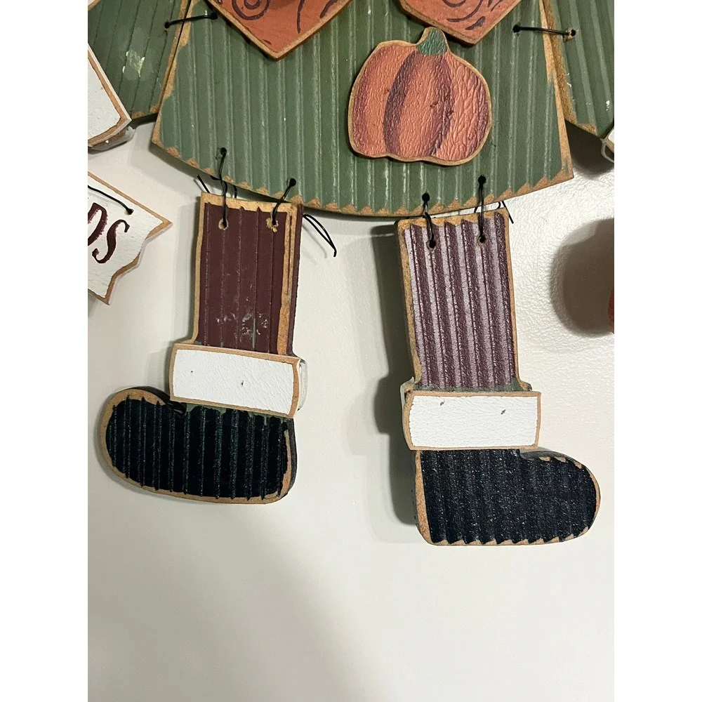 Rustic Wood Scarecrow Wall Hanging Fall Decor Welcome Friends Pumpkin Sign 19.5